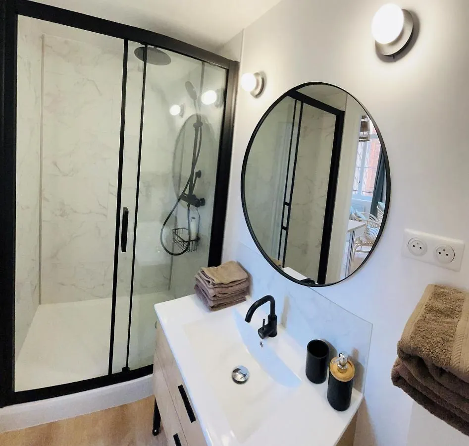 Logement Forte Proximite Gares De Lille 0*,  Fransa
